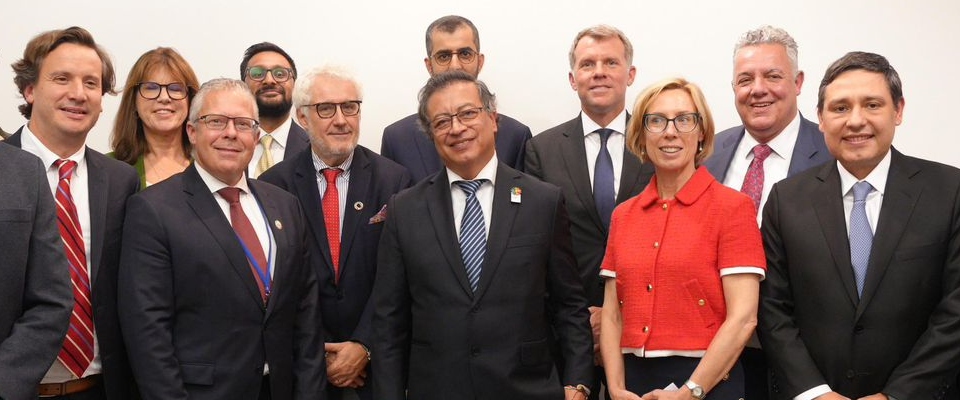 Foto del presidente Gustavo Petro junto al Ministro TIC en la Cumbre del Futuro de la ONU