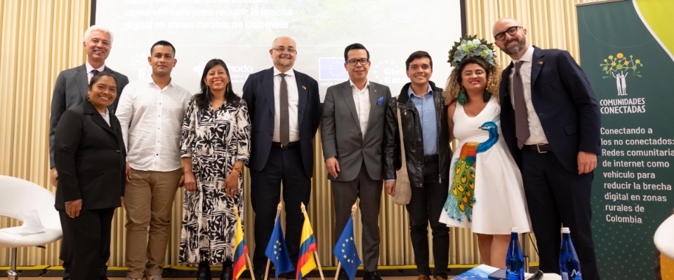 marco de la conmemoración del Día de Europa, el Ministerio TIC, enFoto de la alianza con la Unión Europea y Colnodo, en la presentación del proyecto “Conectando a los no conectados”