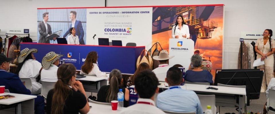 Foto de la Viceministra de Transformación Digital en la Expo Mundial Osaka 2025